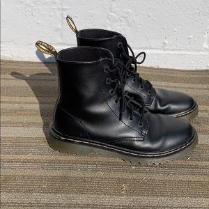Women’s 1460 Smooth AirWair Doc Martens - Size 9